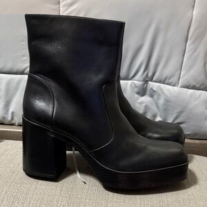 Gianni Bini Black Heeled Boots